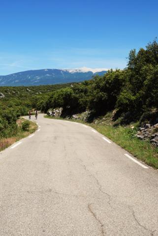 DSC_1088-400.jpg - De courageux cyclistes de retour du Ventoux